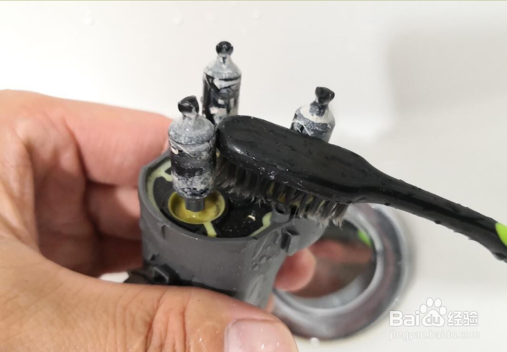 怎样拆卸清洗飞利浦PT868剃须刀内部