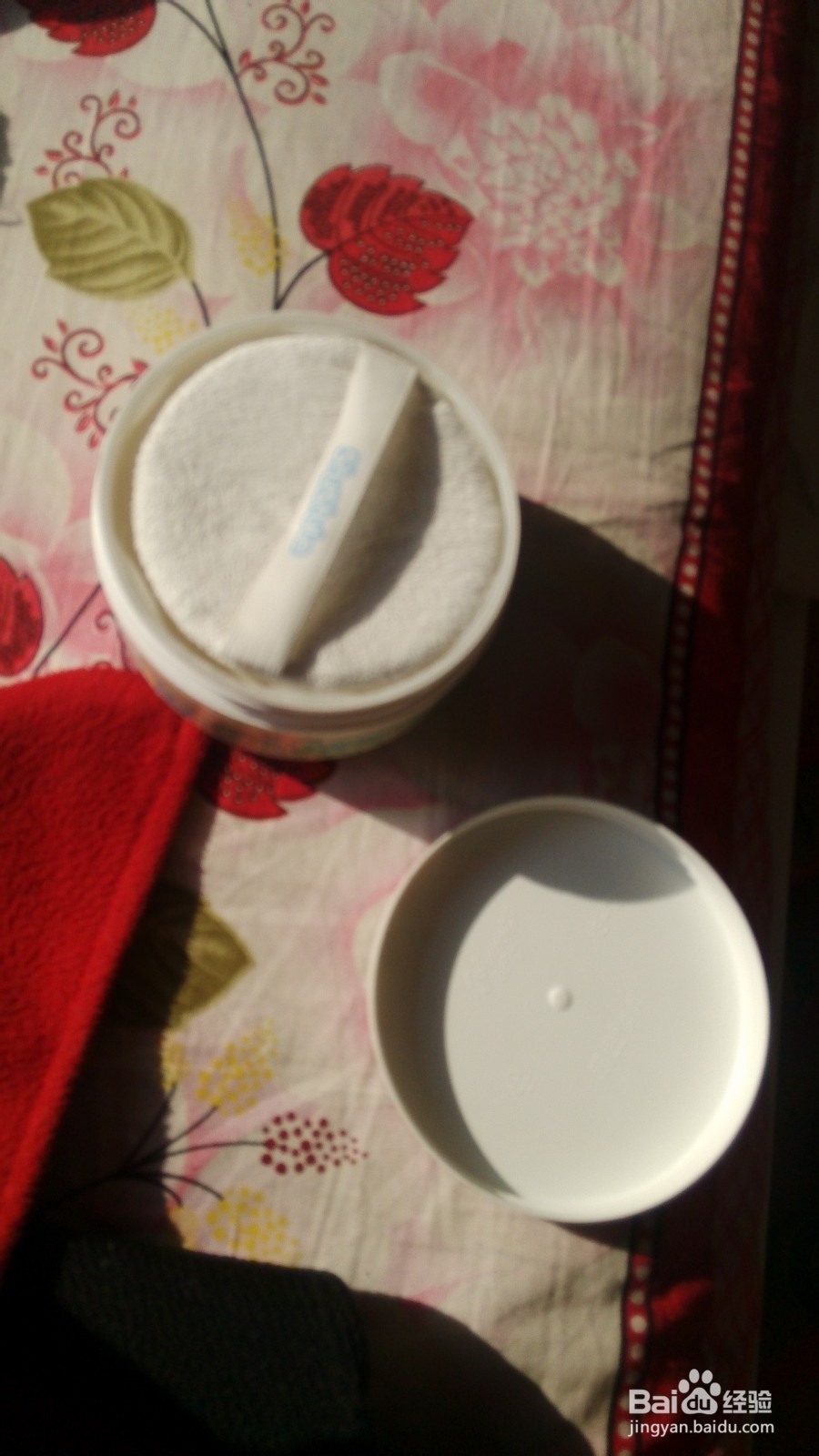 怎么给小宝宝兜尿不湿穿纸尿裤