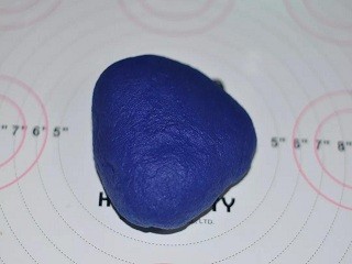 梦幻渐变色冰皮月饼怎么做?