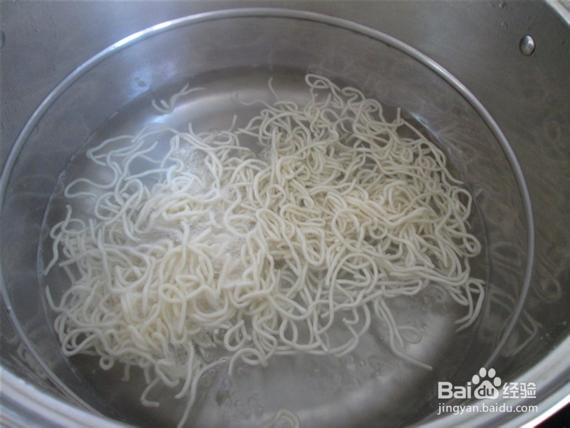 白灼油菜沙拉汁凉拌面