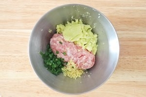 三色白菜猪肉水饺