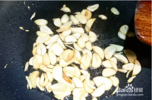 蒜片椒盐虾的做法