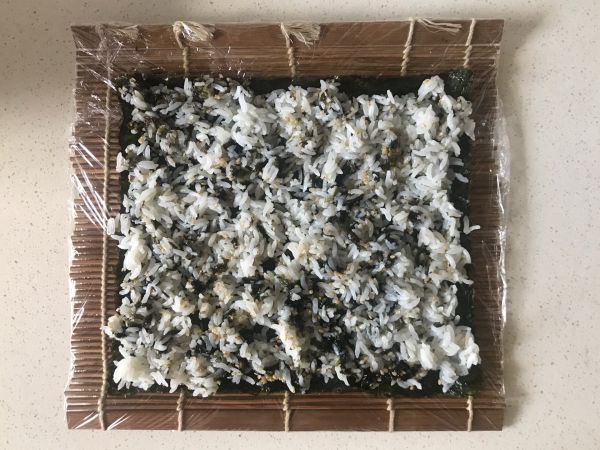 三文鱼牛油果寿司