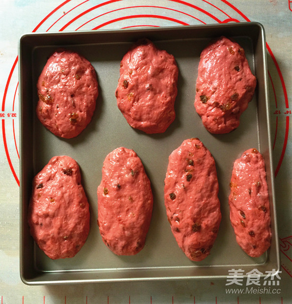 红曲提子干面包