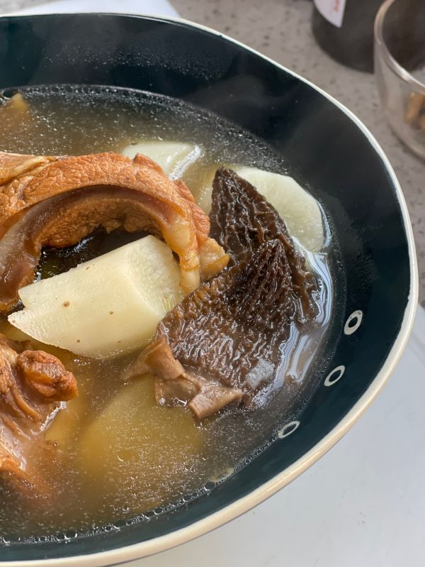 山药羊肚菌炖排骨汤