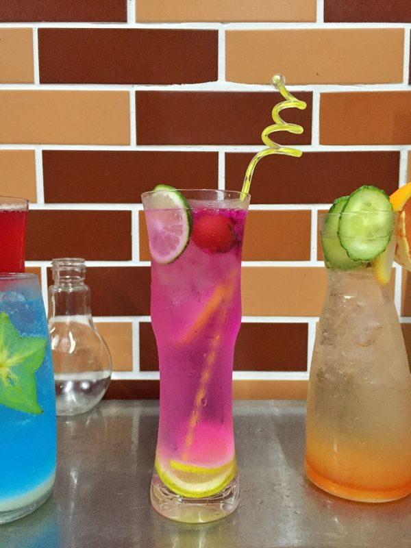 胭脂柠檬气泡水