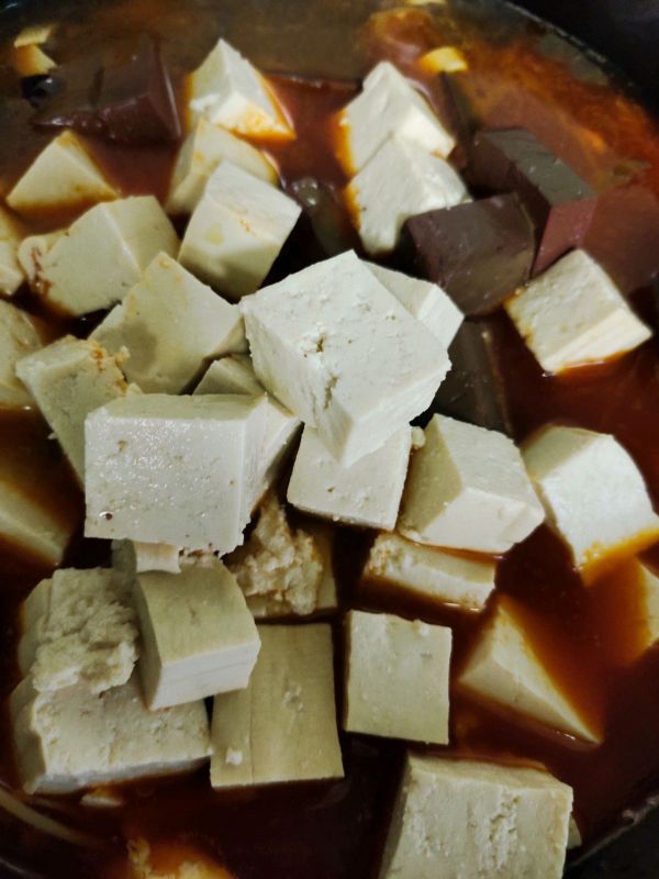 香辣鸭血豆腐锅