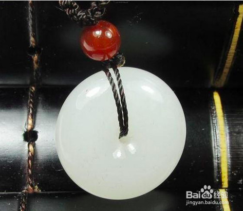 怎么区别几千跟几万的玉吊坠