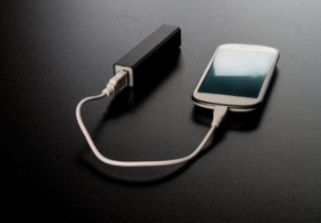 手机充电时什么情况会使电池耗损?