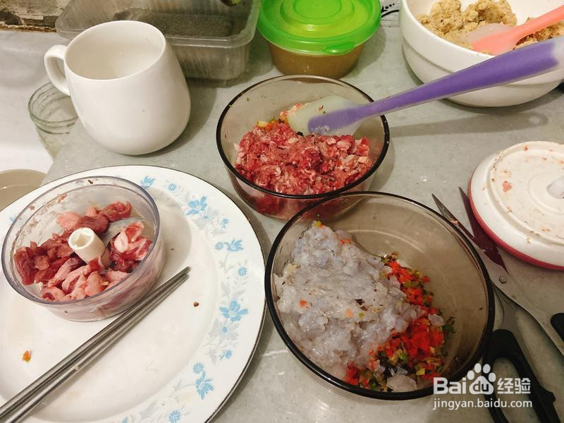 三鲜牛肉虾仁烤生酮饺子的做法