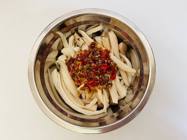 给肉都不换凉拌杏鲍菇