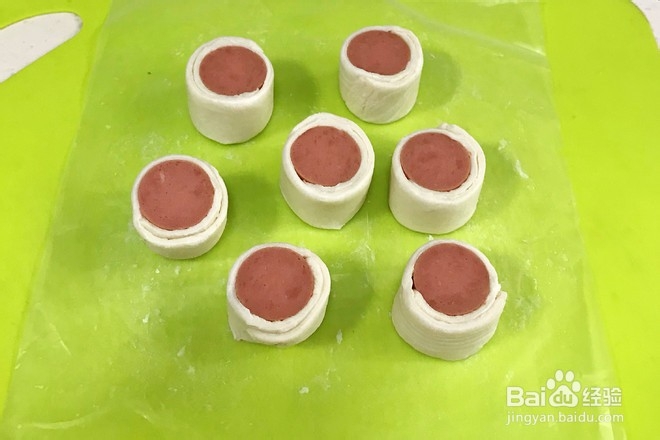 如何做美味的香肠飞饼卷