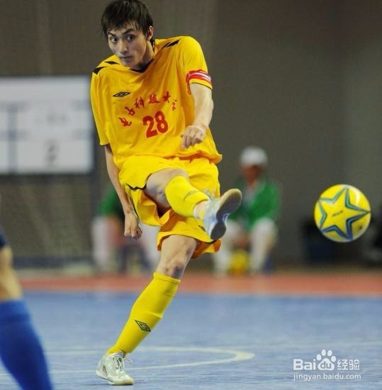 如何正确提高射门力量