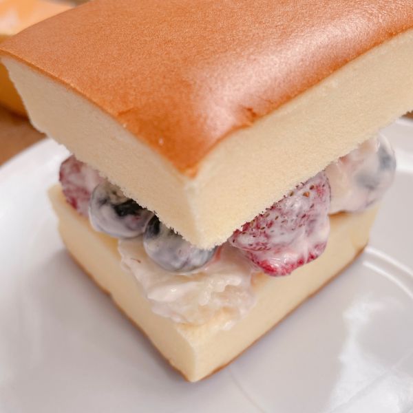 水果沙拉蛋糕三明治