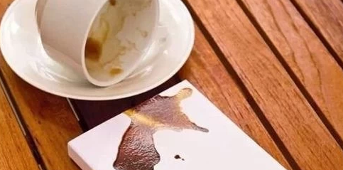 奶茶污渍怎么清洗掉?