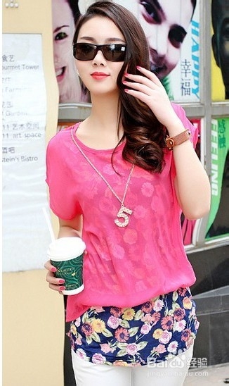 女性t恤怎么搭配才时尚