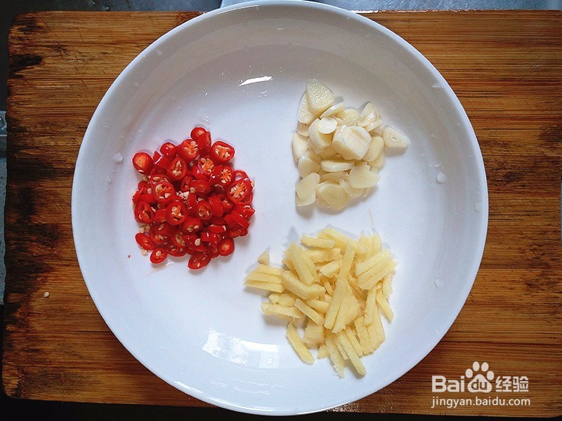 教你葱爆牛肉的做法，葱香味浓肉嫩，好吃又健康