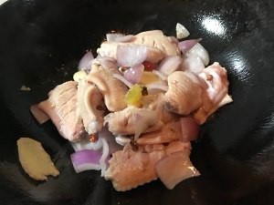 香辣鸡翅的做法