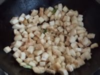 蟆蛤炒茄子烧法