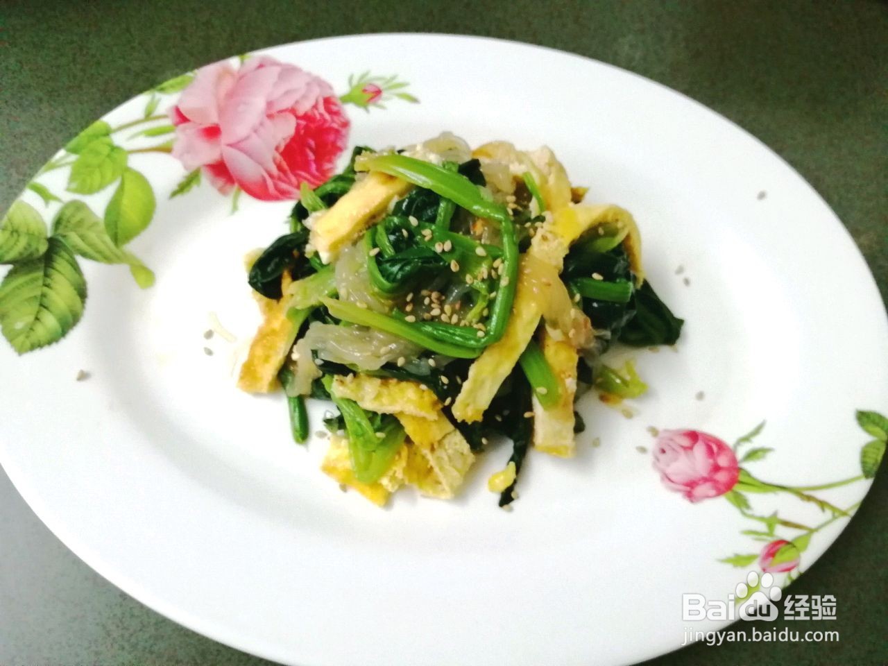 鸡蛋粉丝拌菠菜的做法