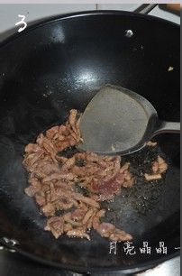 江南人最钟爱的年糕吃法－－韭黄肉丝炒年