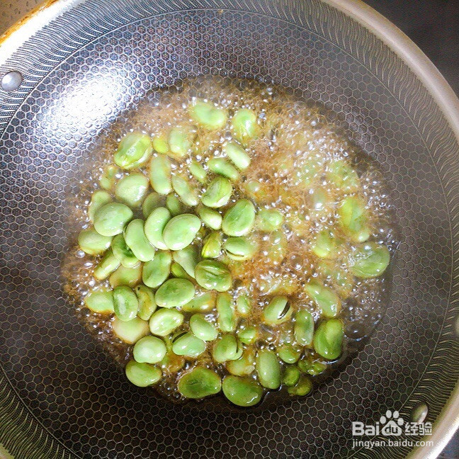葱油蚕豆的做法