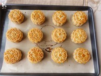 广式莲蓉月饼的做法