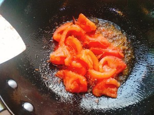 养生食补西红柿炒菜花的做法