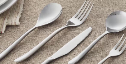 刀和叉子怎么拿