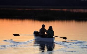 约会中聊什么样的话题不会冷场