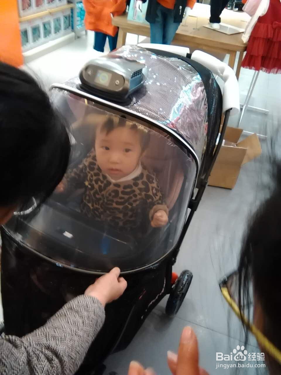 婴儿车怎么推能避免尾气雾霾