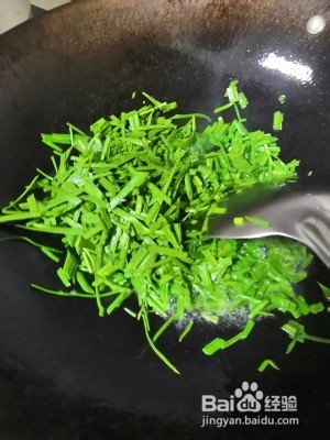 教大家做韭菜炒鸡蛋