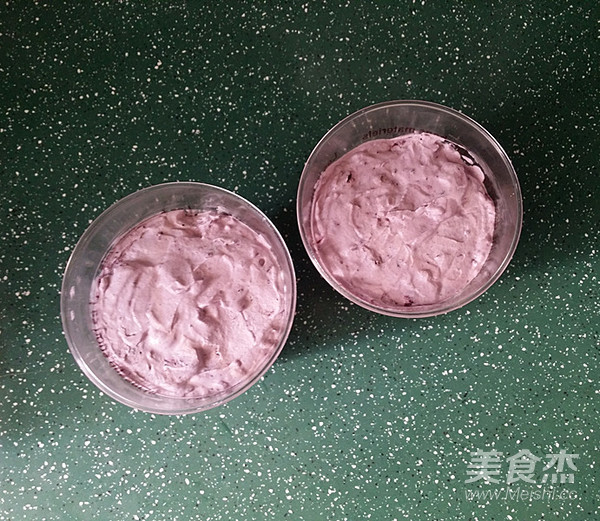 蓝莓酱奶油杯