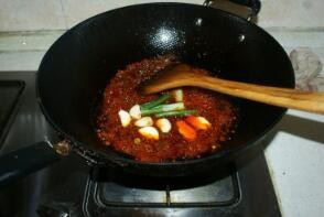 干锅耗儿鱼的做法!