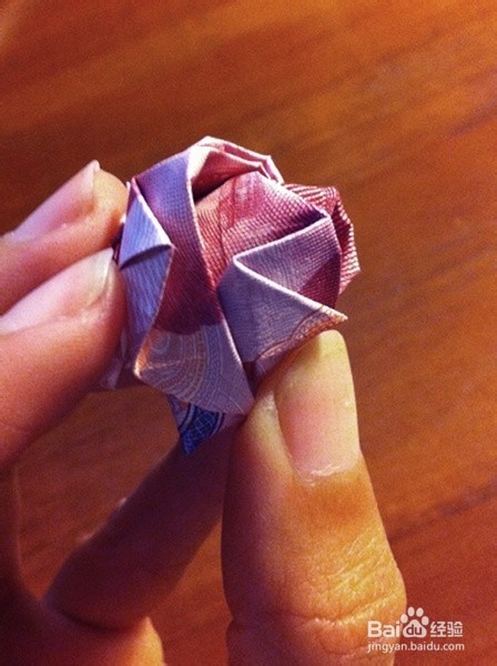 玫瑰花的折法:如何用钱折玫瑰(组图全说明)