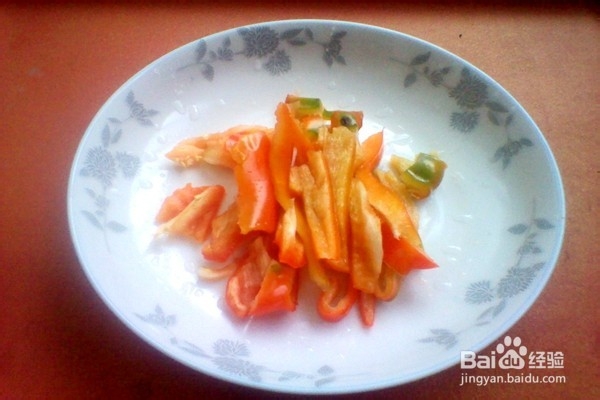 红甜椒炒黄豆芽-------营养美味