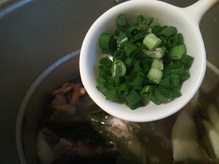 排骨山药海带汤