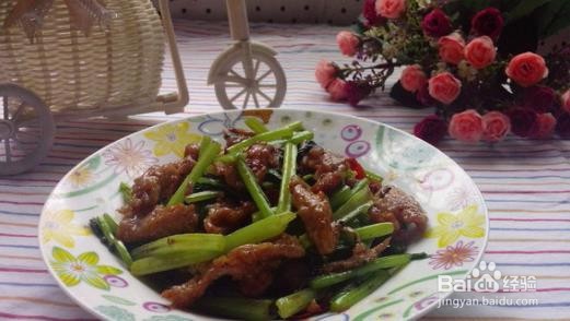 如何做家常的芹菜炒肉