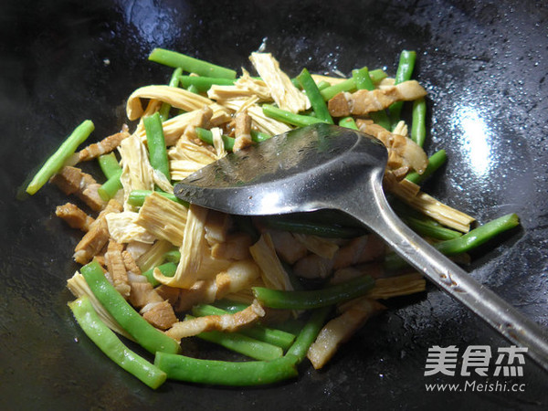 腐竹五花肉炒梅豆