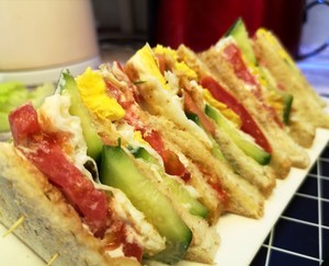 鸡蛋火腿三明治