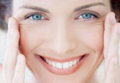 祛鱼尾纹的方法