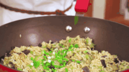 茄 子 炒 饭的做法