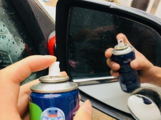 如何防止后视镜下雨天看不清？