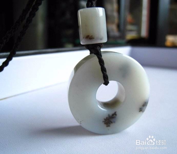 罗甸玉一日游时如何鉴别老熟的和田玉?