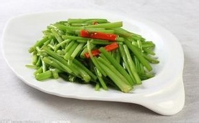 怎么通过饮食淡化黑眼圈
