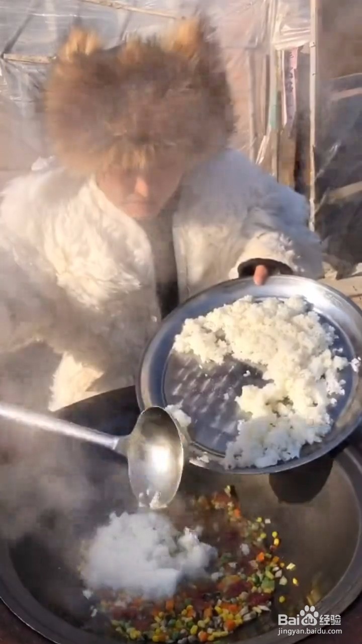 如何自制美味好吃的香菇腊肠炒饭