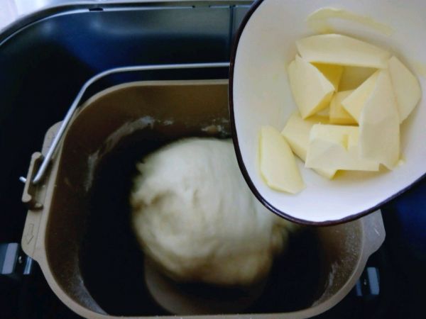 经典黑芝麻豆沙小面包