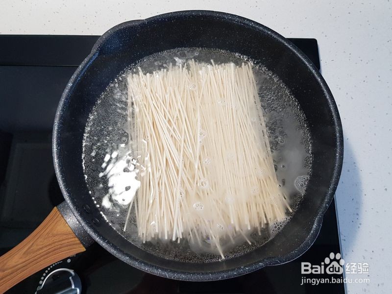 茄子肉末焖面怎么做
