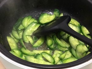 黄瓜炒火腿的做法详细教程(精品)