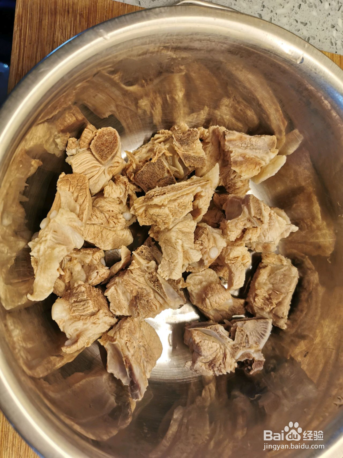 东北酸菜炖排骨的做法
